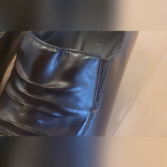 Shoes - Picture 4 of 4